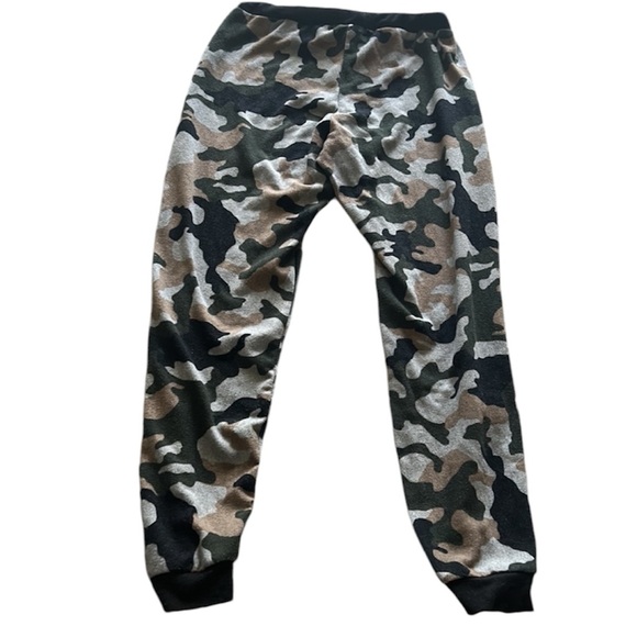 Pink Rose Camo Print Sweatpants - Picture 5 of 7